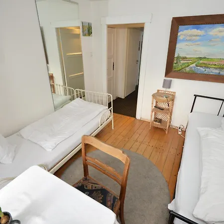 Rum i privatbostad Airportgaestehaus *