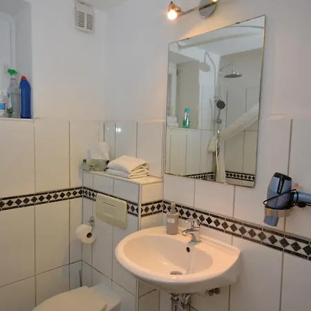 Airportgaestehaus Alloggio in famiglia *