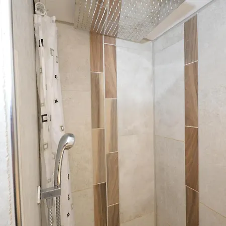 Airportgaestehaus Homestay *