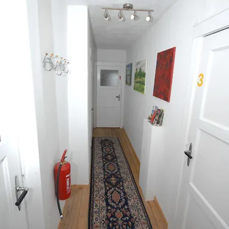 Airportgaestehaus Homestay