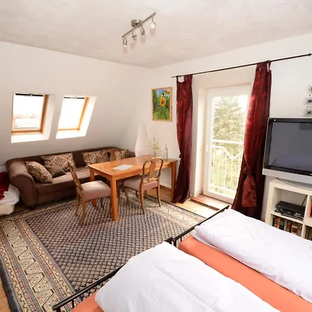 Airportgaestehaus Homestay