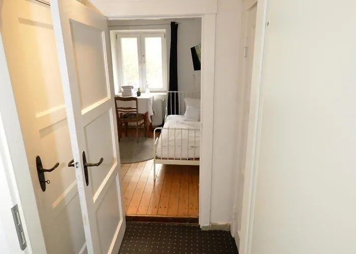 Airportgaestehaus ホームステイ